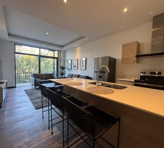 APARTAMENTO AMUEBLADO EN LIRIOS DE CAYALA ZONA 16