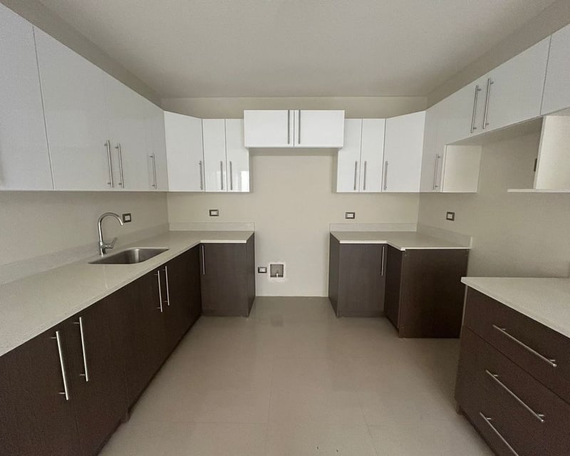 HACIENDA REAL / Casa en Venta zona 16