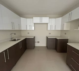 HACIENDA REAL / Casa en Venta zona 16