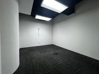 📍 OFICINA EN RENTA – 78.01 M² | EDIFICIO ATLANTIS | ZONA 10 - 5