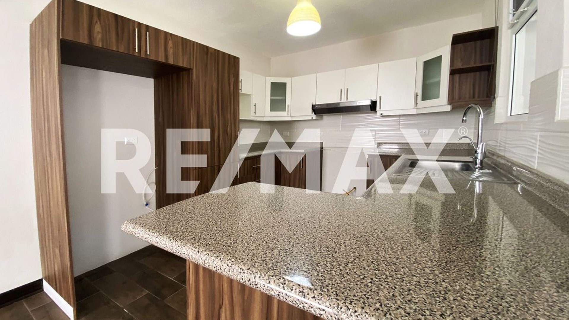 Apartamento Renta | Zona 16 | Residenciales San Carlos - Miniatura 4