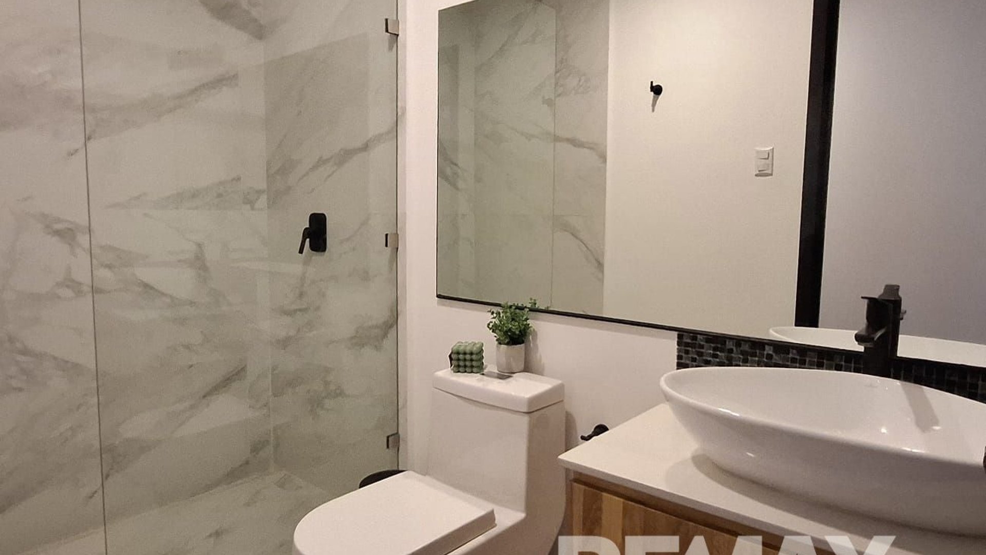APARTAMENTO EN VENTA  EDIFIICIO CENTRICO ZONA 5 - Miniatura 9