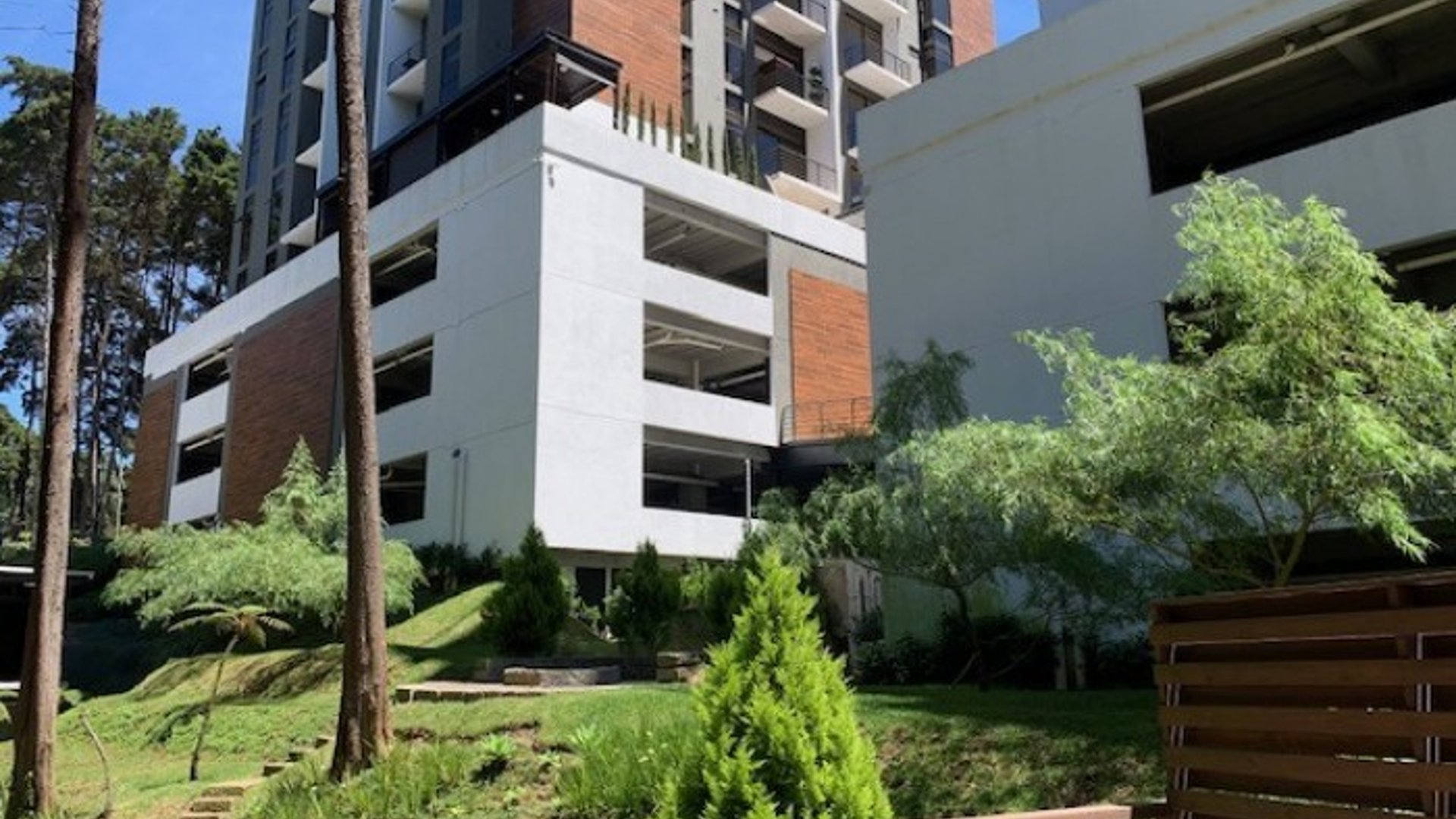 VENTA Apartamento con amplio balcón km 14 Carr Salvador