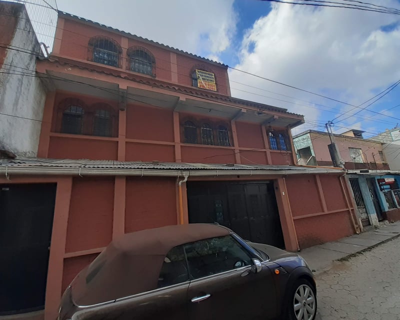 Propiedad En Venta con 4 Apartamentos Zona 3 Mixco