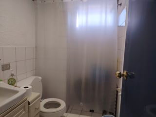 OFICINA EN TORRE DE CRISTAL ZONA 9 - 5