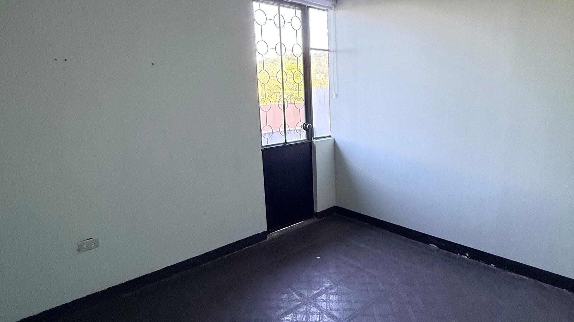 Casa ideal para oficinas en vh1 , zona 15. - Miniatura 11