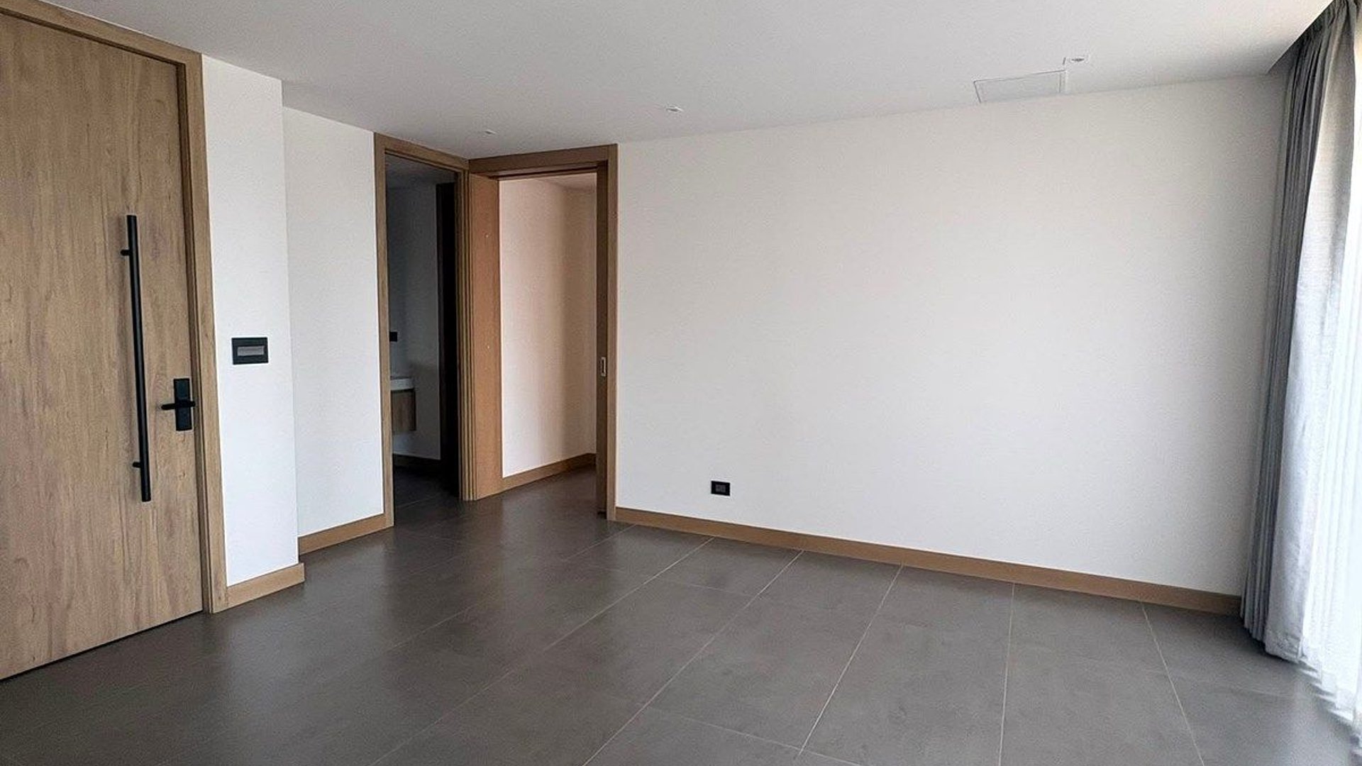 Apartamento en Alquiler  Edificio Torre Vertic Zona 14 - Miniatura 17