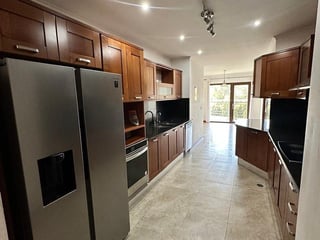 Apartamento en Alquiler – Zona 14 Edificio Tadeus - Image 20