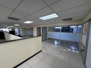 EDIFICIO EN RENTA 20 CALLE ZONA 10 - 5