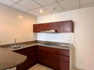 APARTAMENTO EN ALQUILER 📍 Edificio Adriatika, Zona 14 - 4