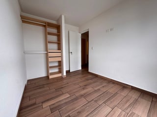Apartamento en renta en Edificio Lares 17 zona 17 - 5