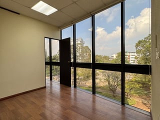 Oficina en Renta tabicada zona 14 - 3