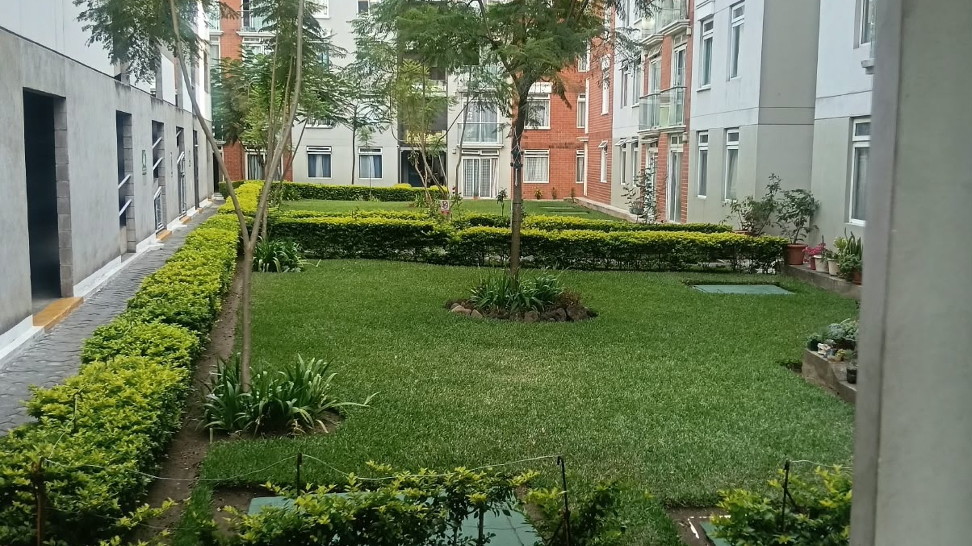 RENTO APTO ZONA 1, HISTORICO 1, REF.6943 *2 HAB, ESTUDIO, 2 BAÑOS, 1 PARQUEO