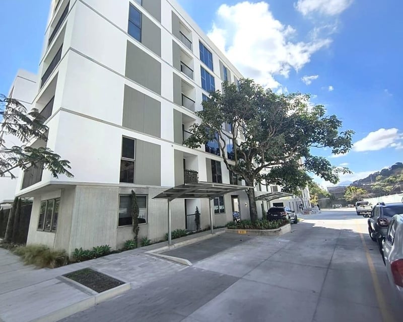 APARTAMENTO EN VENTA CON JARDÍN – EDIFICIO IRIDIA | ZONA 13