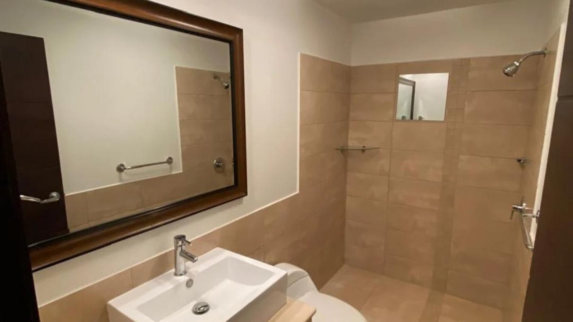 RENTA APARTAMENTO ATTICA I  ZONA 14 - Miniatura 8