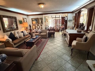 Casa en Venta dentro de condominio en zona 10 - 5