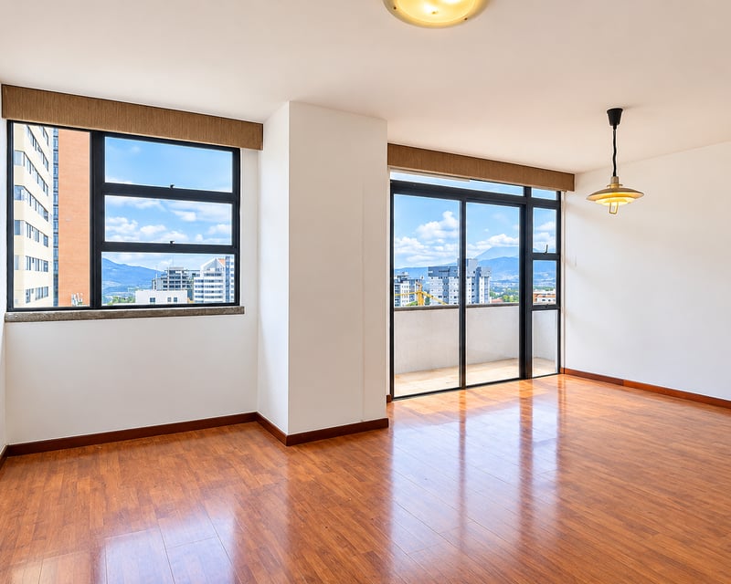Apartamento en Venta en Edificio Bellini, Zona 14 – Nivel Alto con Vista al Aero