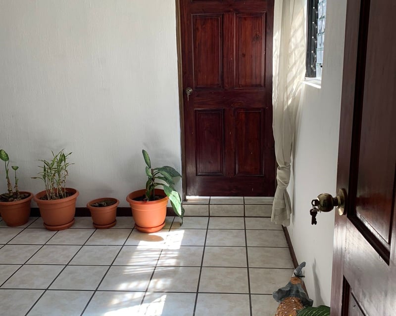 Vendo Casa con Apartamento independiente en Zona 13