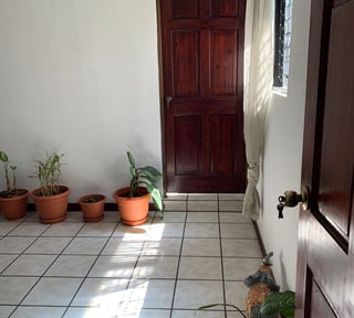 Vendo Casa con Apartamento independiente en Zona 13