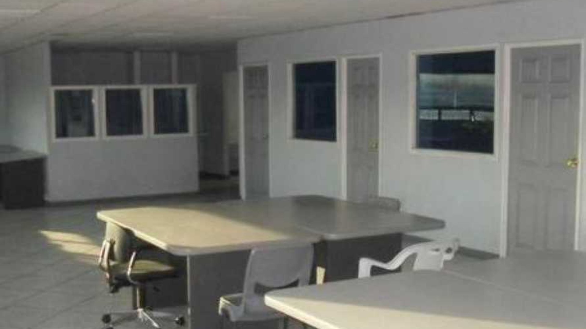 EDIFICIO DE CUATRO NIVELES  EN VENTA EN ZONA 5,.Excelente Ubicación . - Miniatura 16