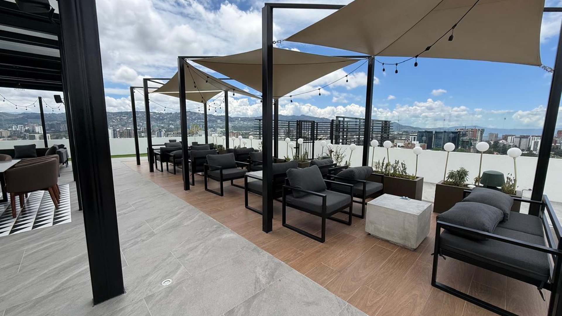 Edificio Atarah Zona 10 Apartamento en Venta 