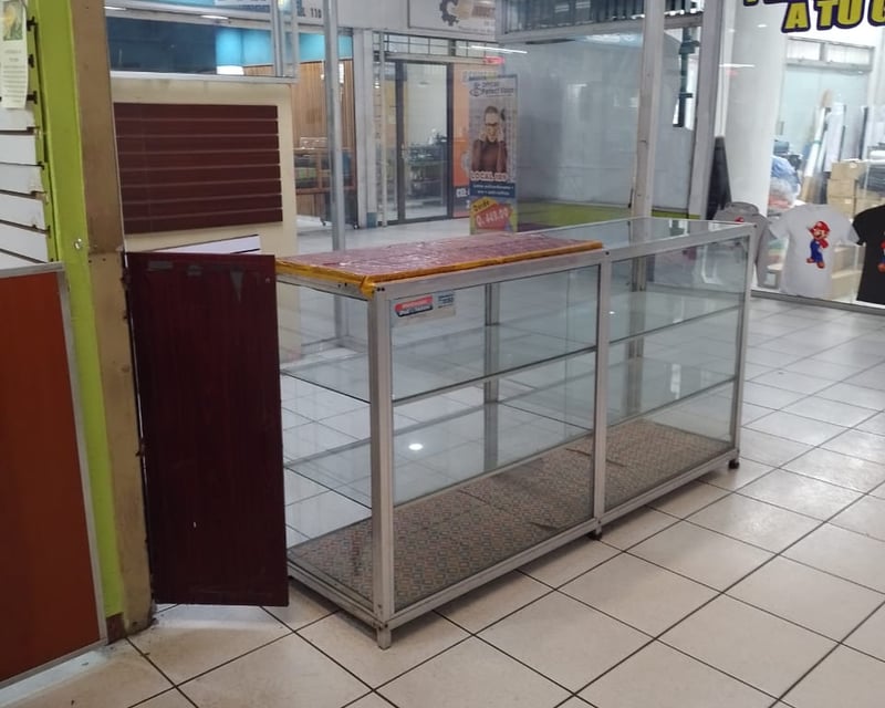 KIOSKO EN VENTA EN CENTRO COMERCIAL GRAN PORTAL  PETAPA