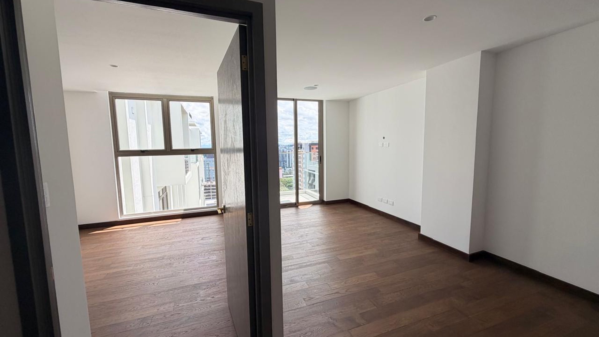 Apartamento en Alquiler Edificio Atarah, zona 10 N20 - Miniatura 7