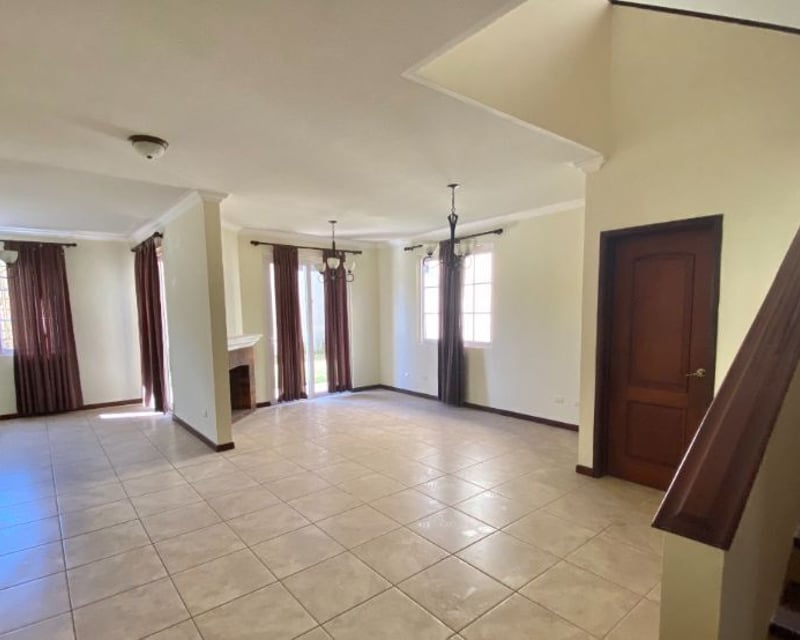 CASAS EN VENTA EN KM 18 CAMINO A FRAIJANES