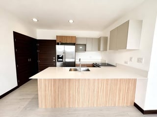 Apartamento de Lujo en Renta Zona 15, Guatemala: 3 Hab | Línea Blanca - 2