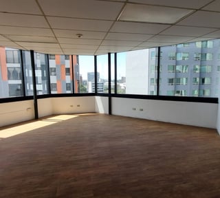 Oficina en Alquiler Zona 10 cerca Fontabella