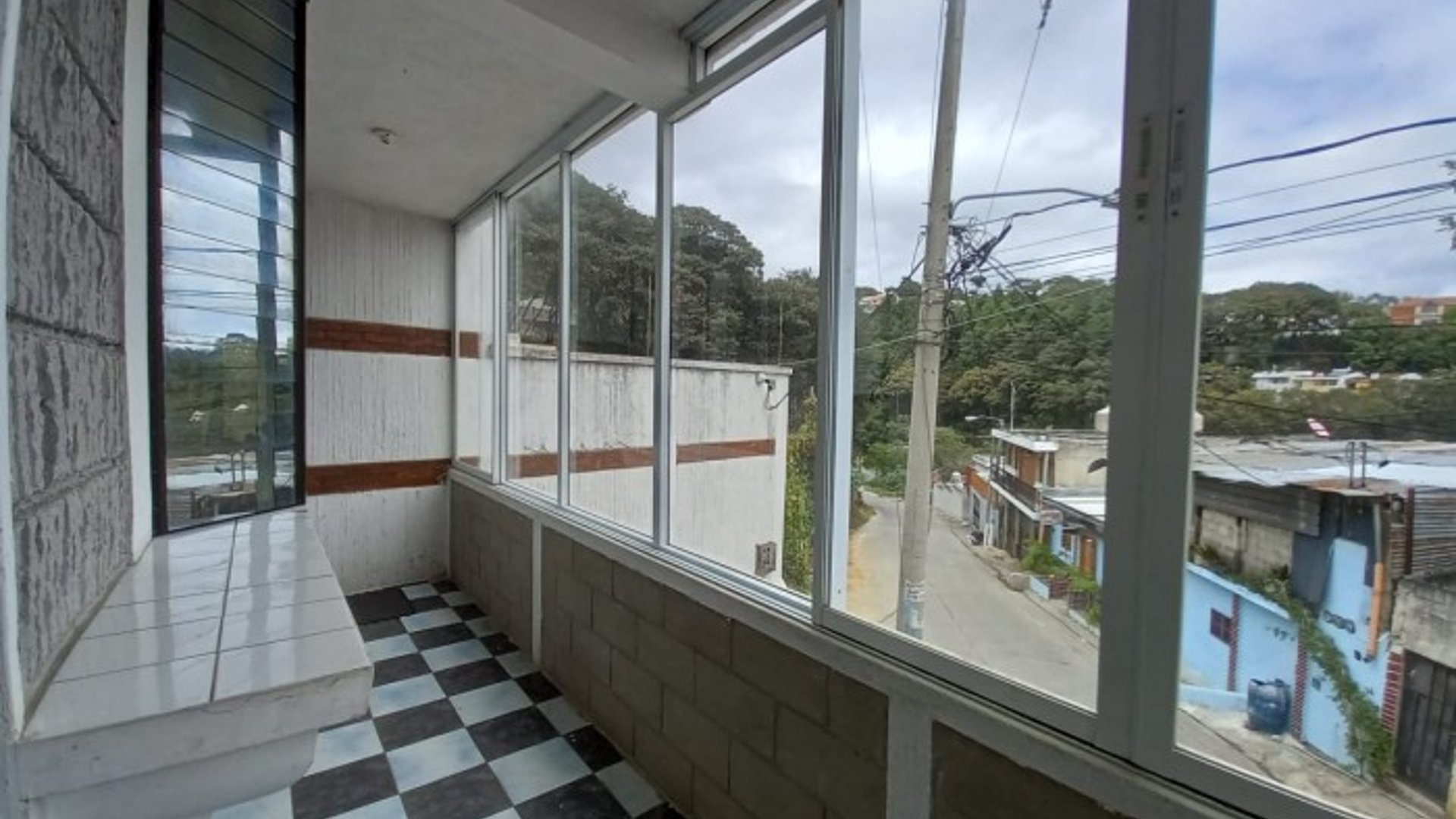 Casa grande en venta cerca a Carretera Interamericana - Miniatura 7