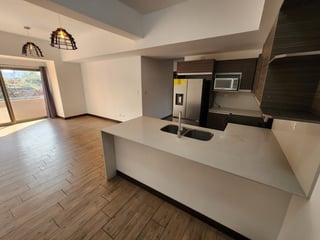 Apartamento en Renta Nivel medio en Zona 10 - 3 hab - Ref-4719 - 2