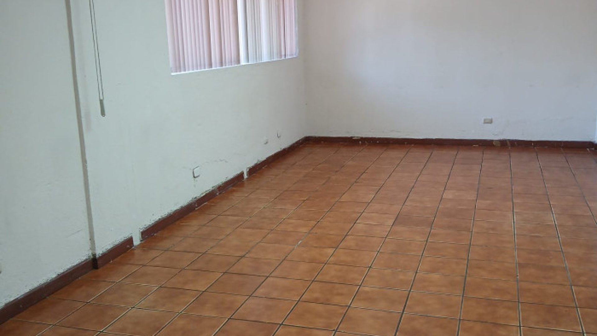 Oficina en Alquiler en Zona 10 - Miniatura 3