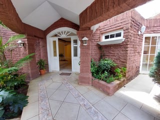 Venta de casa en Km 16.5 Terravista con 1 terreno de jardín - 2