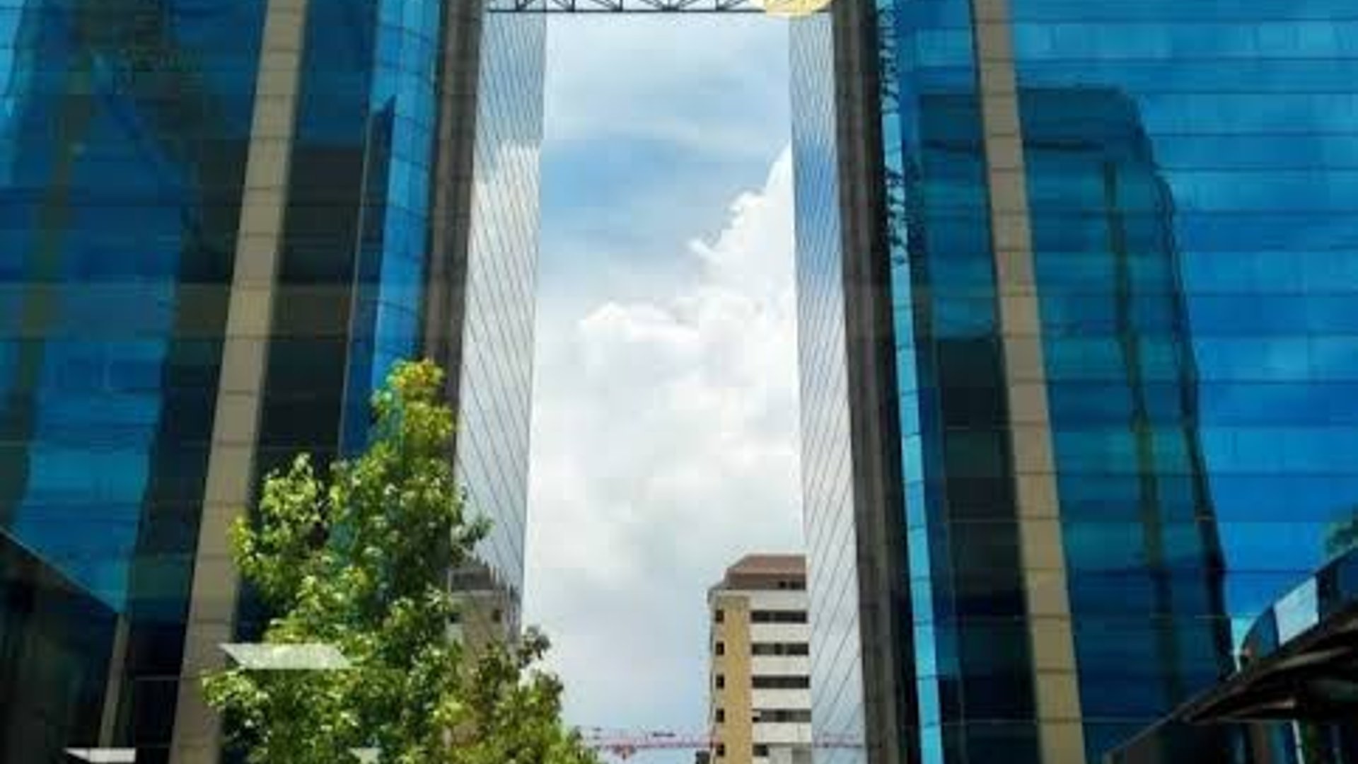 📍 OFICINA EN RENTA – 8 AMBIENTES + 2 BAÑOS | EUROPLAZA | ZONA 14
