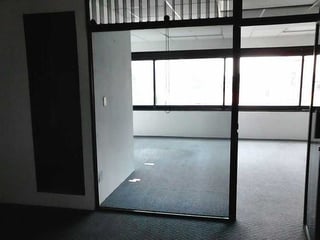 Amplia Oficina en Renta en Zona 10, Ciudad de Guatemala - 2