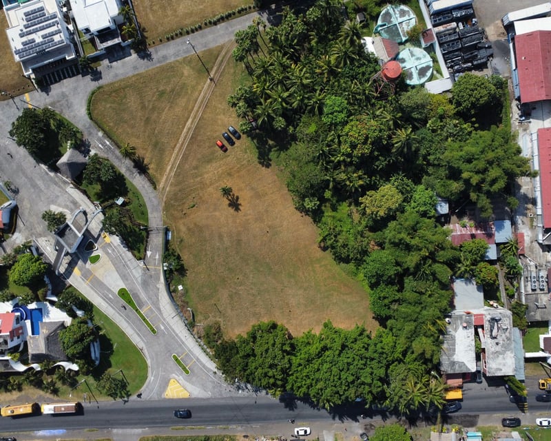 Terreno plano esquina en venta en San Marino San Jose