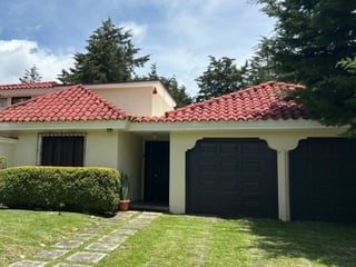 Casa Amueblada en Renta Hacienda Country Club - Image 1