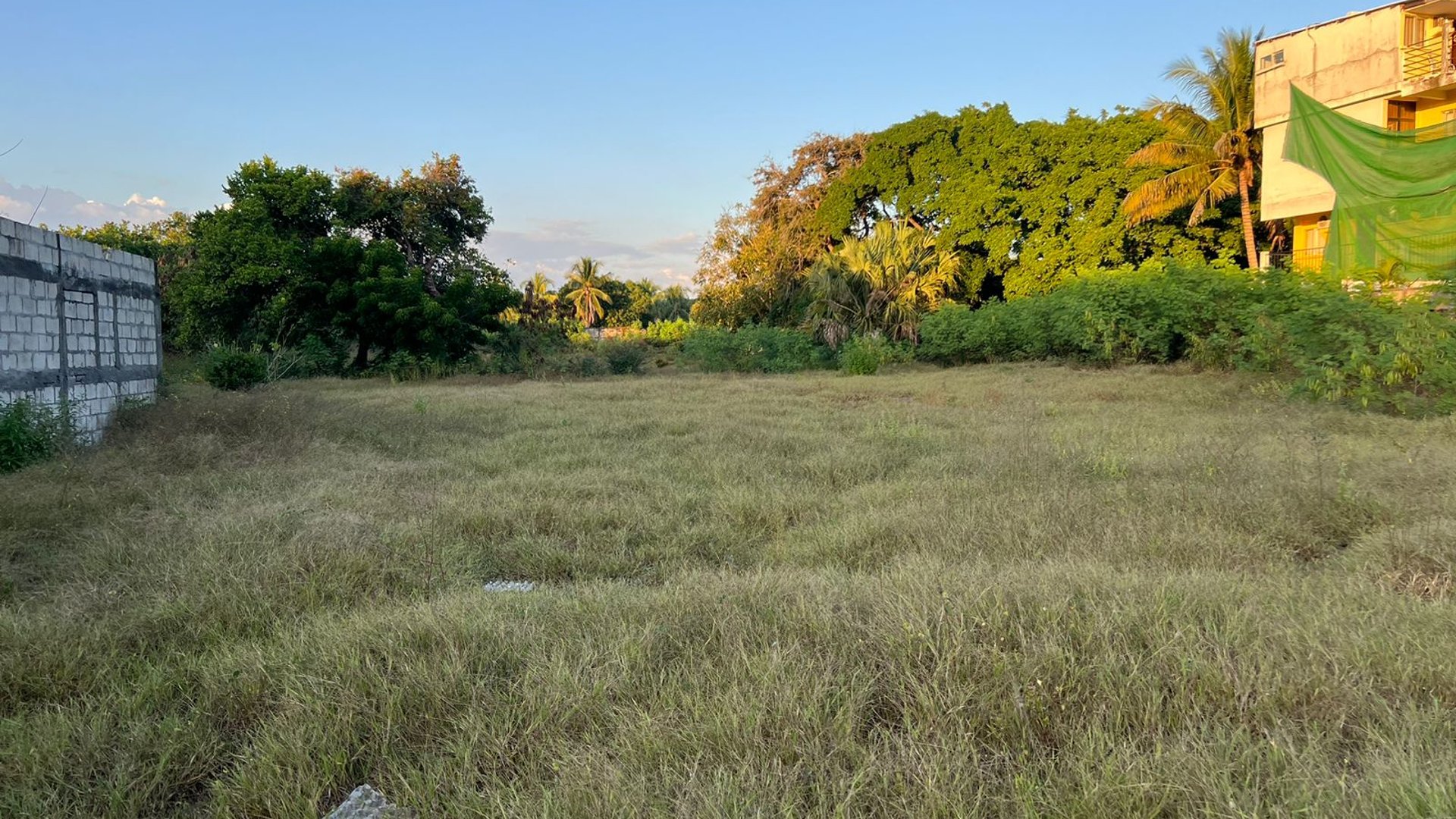 VENTA DE AMPLIO TERRENO A POCOS METROS DE LA PLAYA - MONTERRICO - Miniatura 6