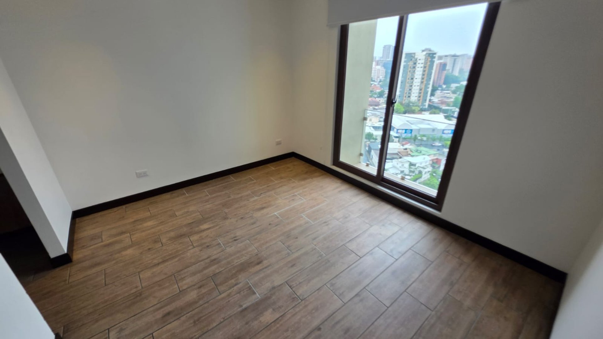 Apartamento en renta Diagonal 6 zona 10 - 3 habitaciones Ref-5925 - Miniatura 5