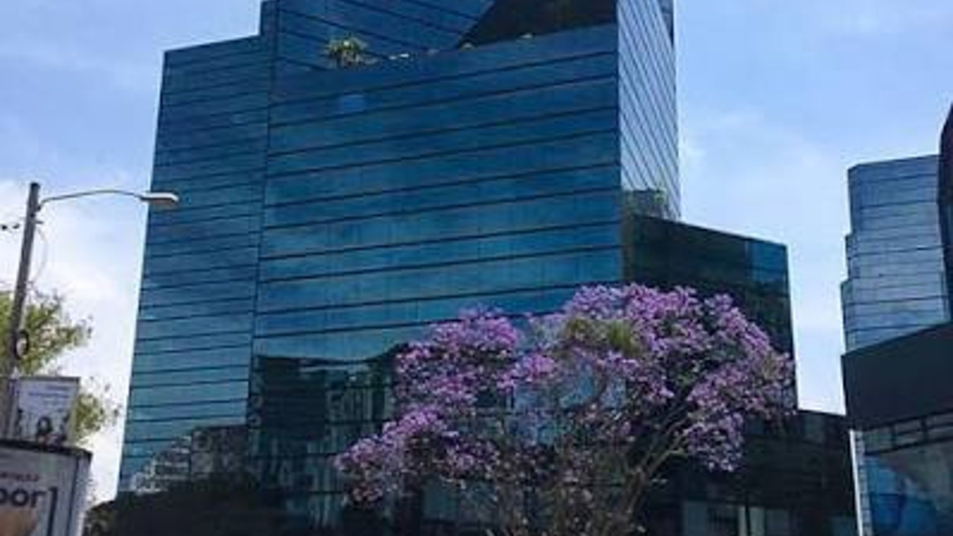 ???? LOCAL COMERCIAL EN RENTA – 98.97 M² | ATLANTIS | ZONA 10 - Image 1