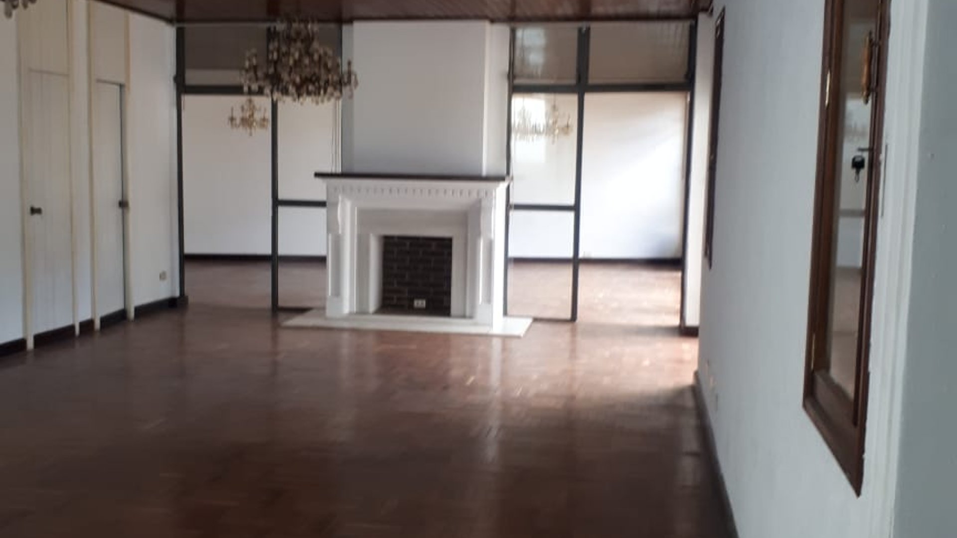 Vendo Espectacular casa en Zona 10 - Miniatura 3
