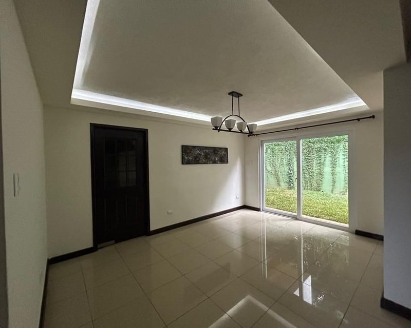 VALLES DE NAPA / Casa en venta , CES