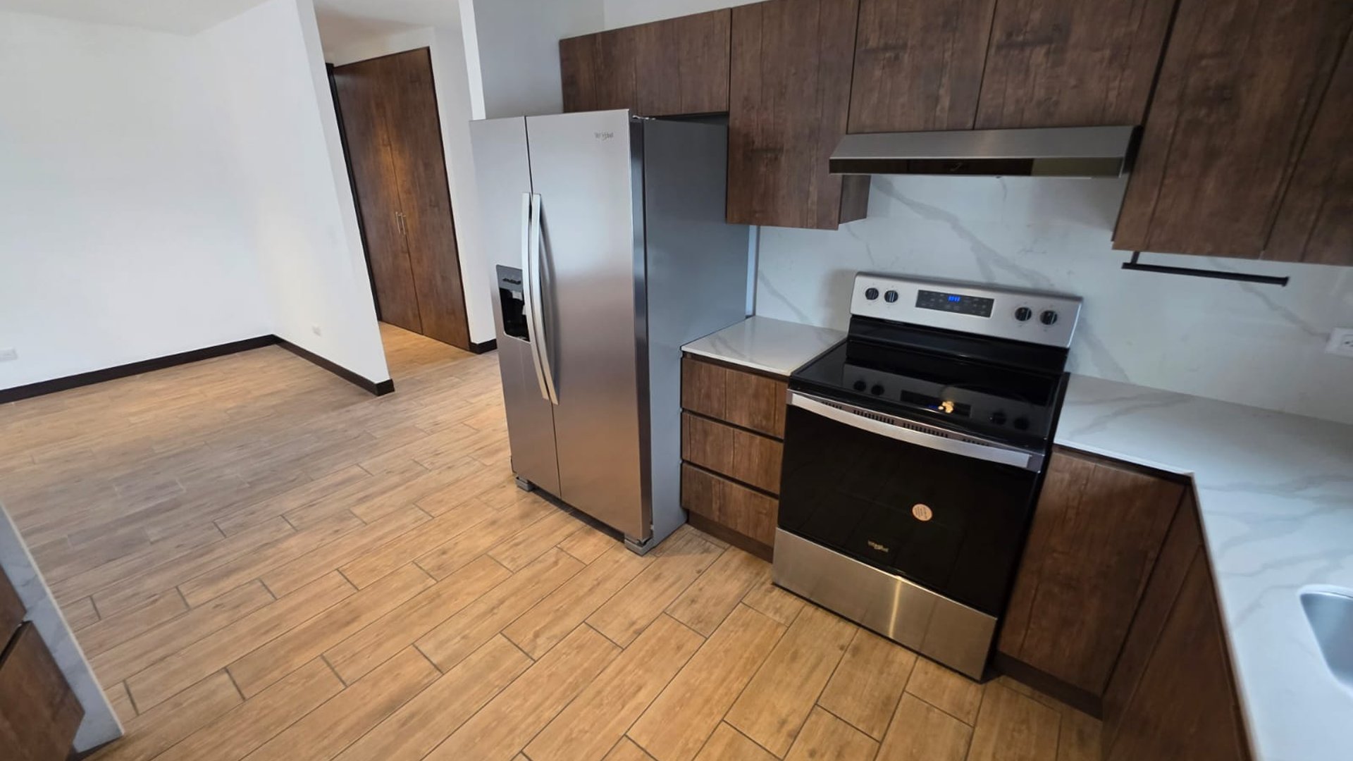 Apartamento en renta -  3 habitaciones - Diagonal 6 zona 10 Ref-5920 - Miniatura 3