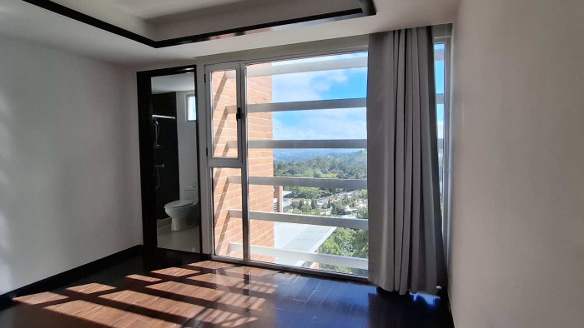 En Renta Apartamento en zona 16 Guatemala - Miniatura 13