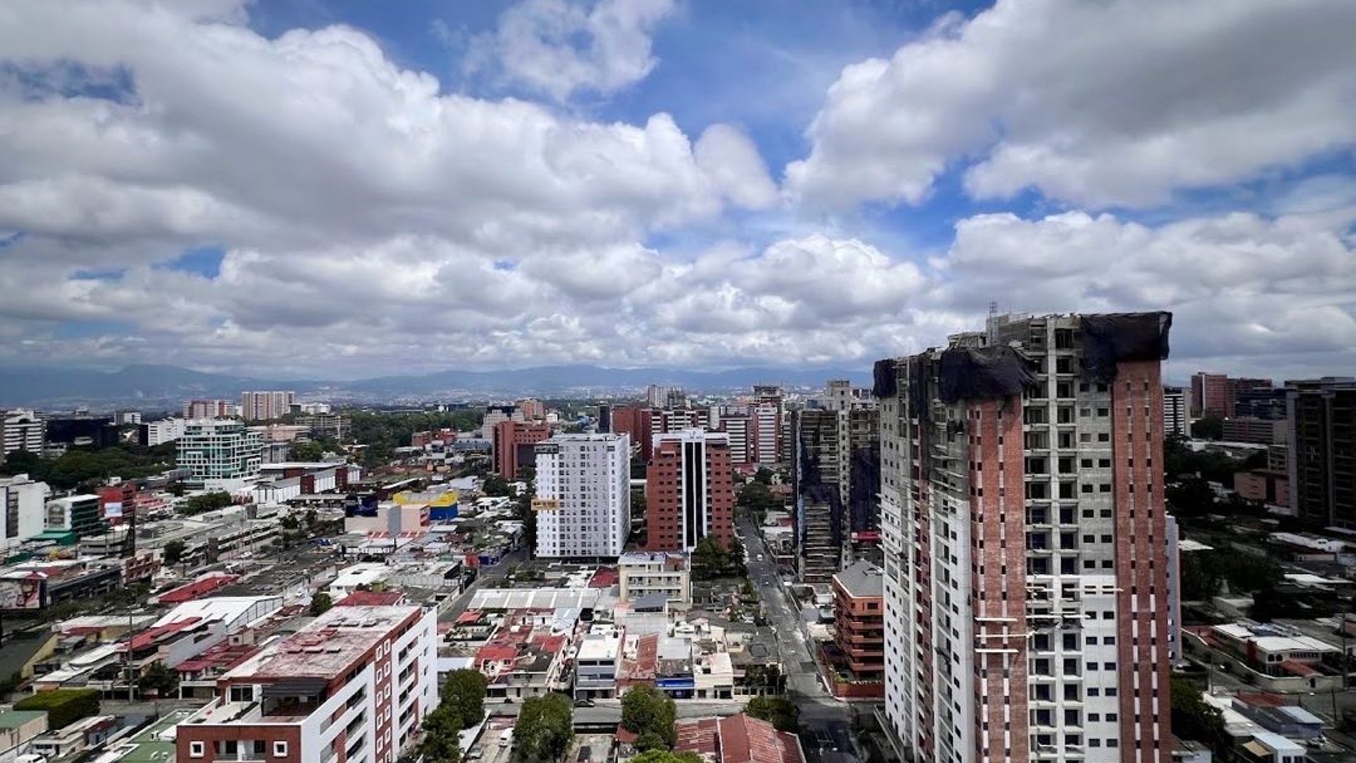 Venta apartamento 3 Dormitorios | Parque 10 Zona 10 - Miniatura 4