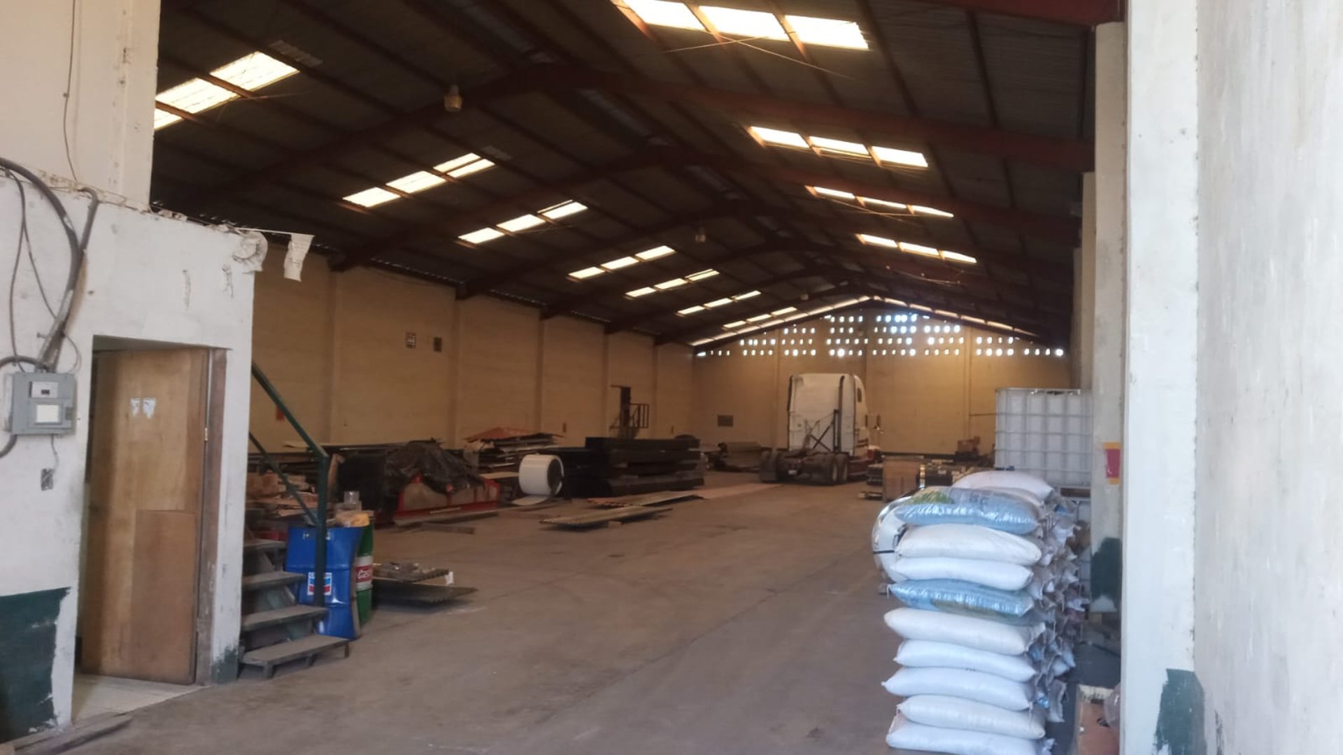 Renta de bodega dentro de garita en Barcenas villa nueva Ref-5562
