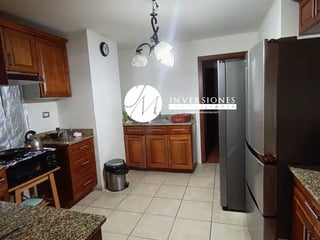 Apartamento en Venta de 3 Dormitorios en zona 11 - 3