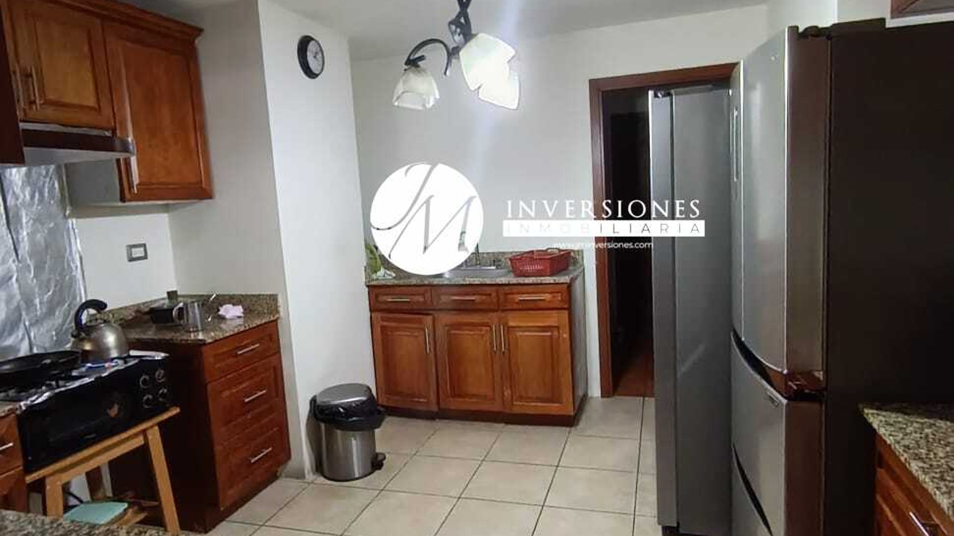 Apartamento en Venta de 3 Dormitorios en zona 11 - Miniatura 3