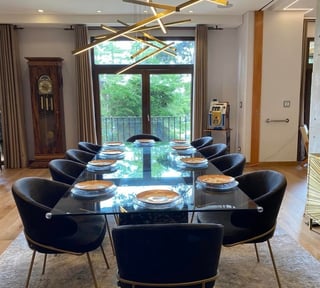 Precioso, moderno y muy iluminado Apto Amueblado en venta, zona 10